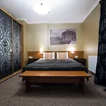 Poeziya Mandriv Hotel *