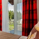 Poeziya Mandriv Hotel *