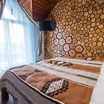 Poeziya Mandriv Hotel Skhidnytsia