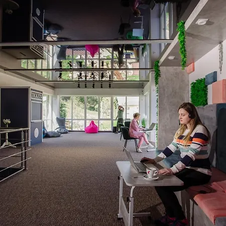 Poeziya Mandriv Hotell Skhidnytsia