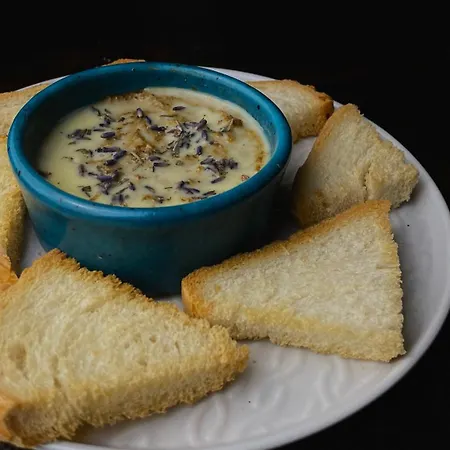 Poeziya Mandriv Skhidnytsia