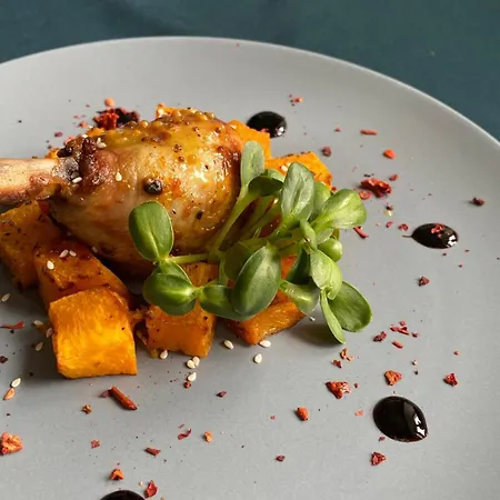 Poeziya Mandriv Skhidnytsia