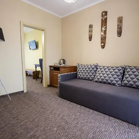 Poeziya Mandriv Hotel *