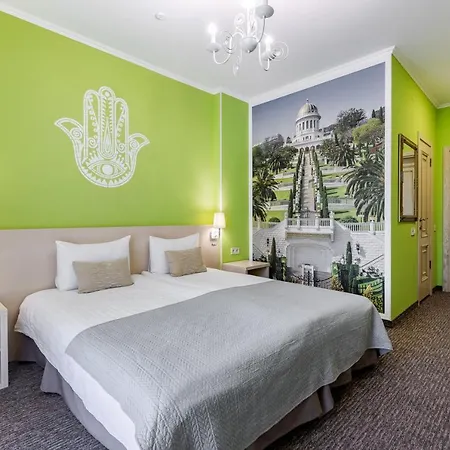 Hotel Poeziya Mandriv *