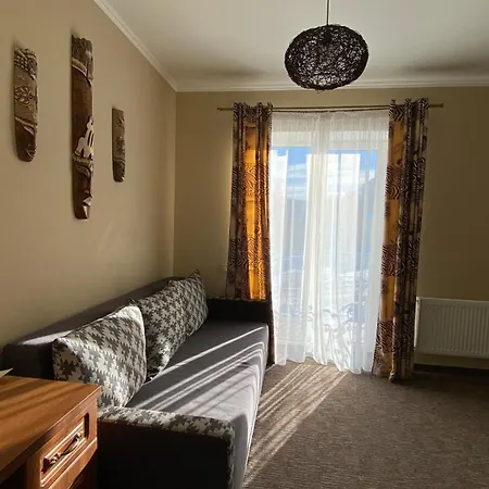 Poeziya Mandriv Hotel