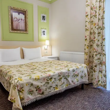 Poeziya Mandriv Skhidnytsia